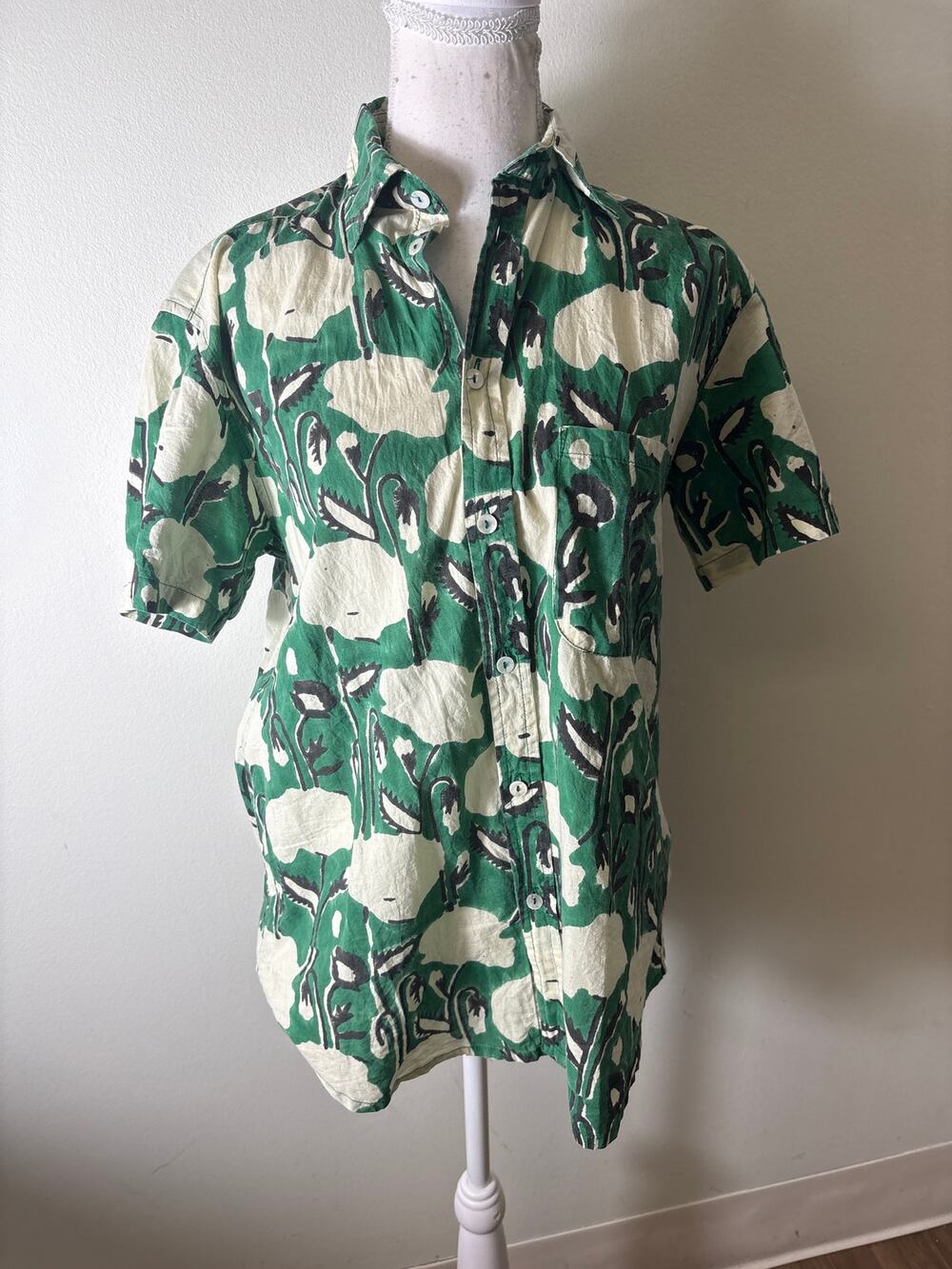 V.DE.VINSTER Green and White Cotton Print Short Sleeve Shirt Sz S